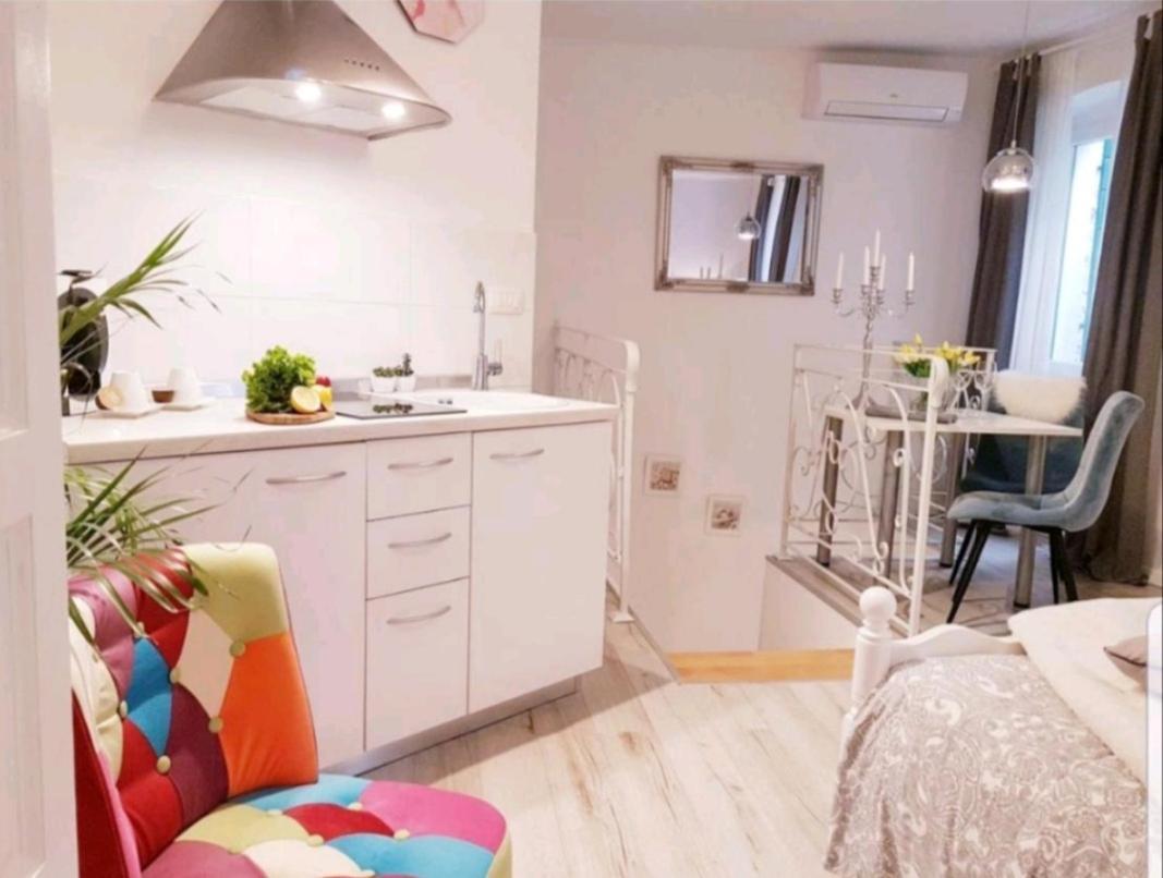 Lily Apartment